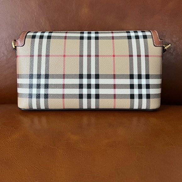 Burberry Top Handle Note Bag - Picture 4 of 13